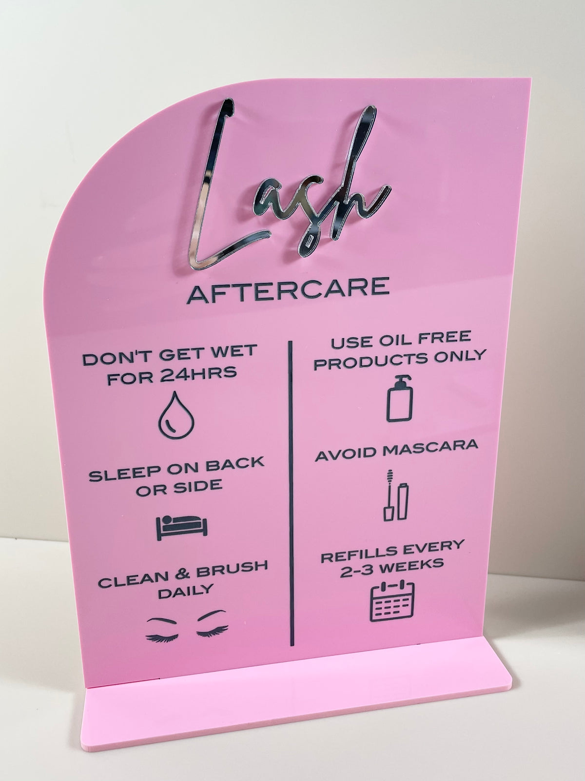 lash aftercare stand 